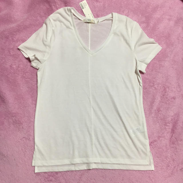 AZUL by moussy(アズールバイマウジー)のアズール 白Tシャツ レディースのトップス(Tシャツ(半袖/袖なし))の商品写真