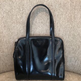 プラダ(PRADA)のプラダ　エナメル　ハンドバッグ　黒(ハンドバッグ)