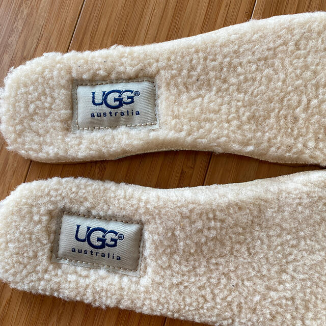 UGG(アグ)のmi様専用　未使用保管☆UGG中敷き レディース24㎝ レディースの靴/シューズ(スリッポン/モカシン)の商品写真