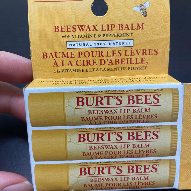 BURT'S BEES(バーツビーズ)のburt’s bees 保湿リップ　新品未開封 コスメ/美容のスキンケア/基礎化粧品(リップケア/リップクリーム)の商品写真
