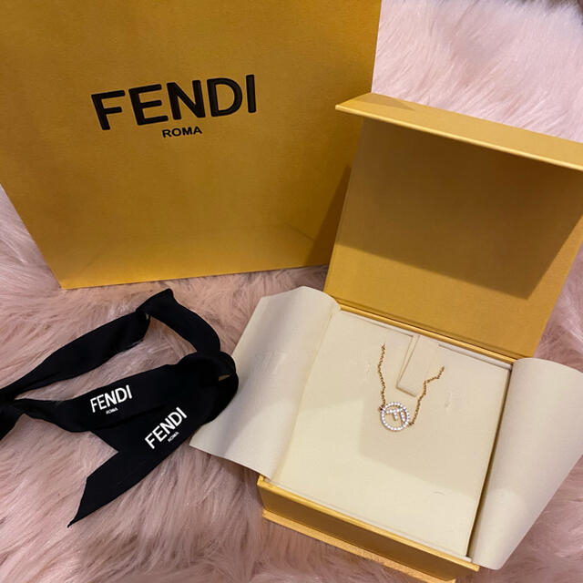 FENDI(フェンディ)のFENDI ブレスレット レディースのアクセサリー(ブレスレット/バングル)の商品写真