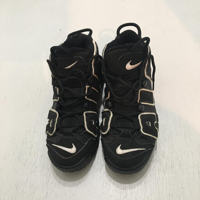 NIKE(ナイキ)の早い者勝ち‼︎NIKEナイキ　モアテンスニーカー(22.5㌢)古着 レディースの靴/シューズ(スニーカー)の商品写真