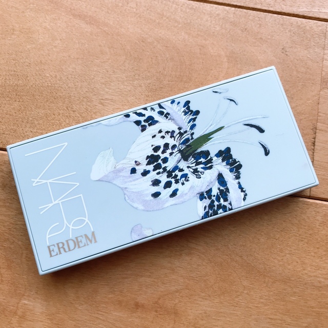 NARS(ナーズ)のNARS×ERDEM フルール ファタール アイシャドウパレット 美品 限定品 コスメ/美容のベースメイク/化粧品(アイシャドウ)の商品写真