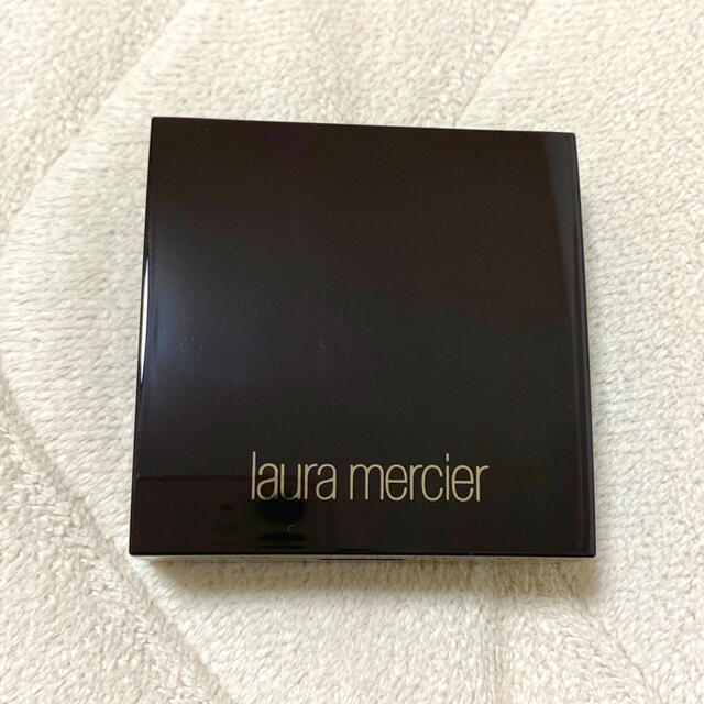 laura mercier(ローラメルシエ)のローラメルシエ  シークレット ブラーリングパウダー コスメ/美容のベースメイク/化粧品(フェイスパウダー)の商品写真