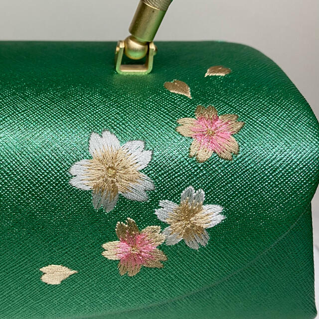 振袖刺繍草履バックセット　厚底４枚フリーサイズ　グリーン レディースの水着/浴衣(振袖)の商品写真