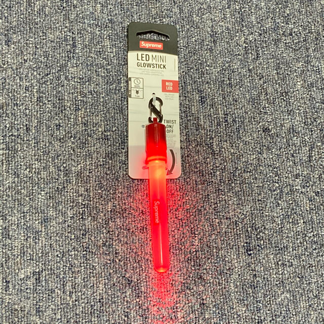 Supreme(シュプリーム)の18SS Supreme/Nite Ize LED MINI GLOWSTICK エンタメ/ホビーの声優グッズ(ペンライト)の商品写真