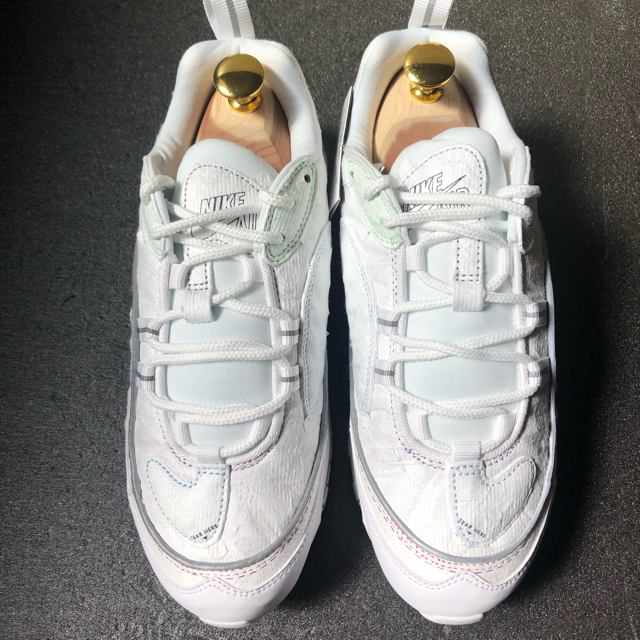 NIKE(ナイキ)の新品 24.5cm NIKE W AIR MAX 98 LX デザイン自由 レディースの靴/シューズ(スニーカー)の商品写真