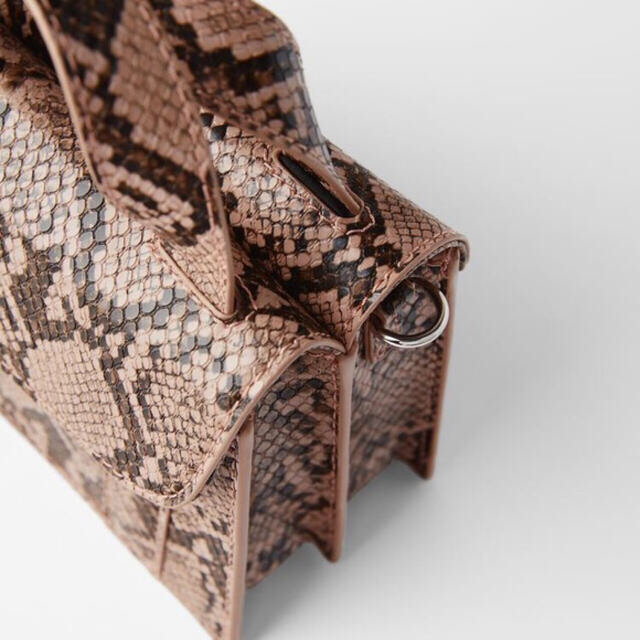 ZARA(ザラ)のzaraザラパイソン蛇柄ヘビ柄バッグエディットフォールルverybrain レディースのバッグ(ショルダーバッグ)の商品写真