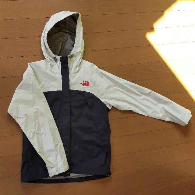 THE NORTH FACE(ザノースフェイス)のTHE NORTH FACEドットショットジャケット レディースのジャケット/アウター(ナイロンジャケット)の商品写真