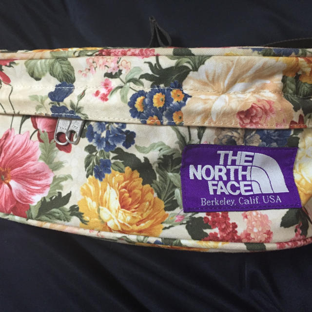 THE NORTH FACE(ザノースフェイス)のノースフェイス メッセンジャーバッグ レディースのバッグ(メッセンジャーバッグ)の商品写真