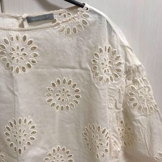 セオリーリュクス(Theory luxe)のセオリーリュクス　Simple Flower Eyelet Mosa ブラウス(シャツ/ブラウス(半袖/袖なし))