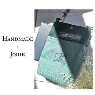 「A 」イニシャル🌿手刺繍♪外ポケット付スマホショルダー(ポーチ)