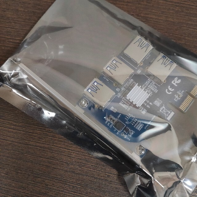 【新品】PCI-E ４分岐 ライザーケーブル接続カード 1