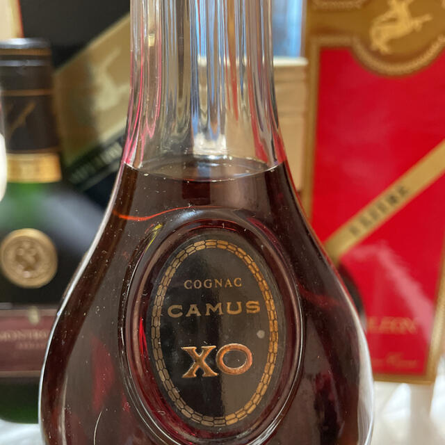 Baccarat(バカラ)のCamus XO 古酒　クリスタルロングネックボトル 食品/飲料/酒の酒(ブランデー)の商品写真