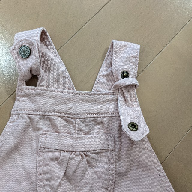 babyGAP(ベビーギャップ)のBabyGap　ピンクのオーバーオール キッズ/ベビー/マタニティのベビー服(~85cm)(カバーオール)の商品写真