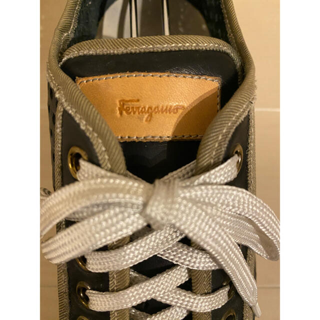 Salvatore Ferragamo(サルヴァトーレフェラガモ)のフェラガモ　スニーカー　レディース　レザー　21.5 履きやすい レディースの靴/シューズ(スニーカー)の商品写真