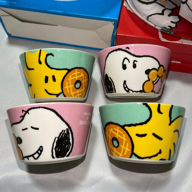 SNOOPY(スヌーピー)のスヌーピー　ミスド　ローソン　非売品　セット販売 インテリア/住まい/日用品のキッチン/食器(食器)の商品写真