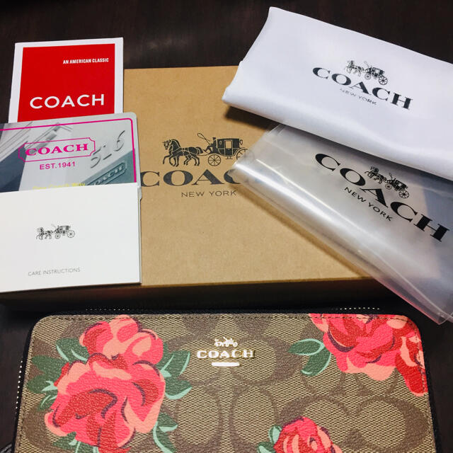 ファスナー開閉内部COACH コーチ 長財布 花柄 フローラルプリント