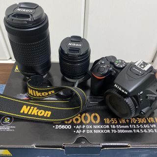 ニコン(Nikon)のデジタル一眼レフ　Nikon D5600 ダブルズームキット(デジタル一眼)