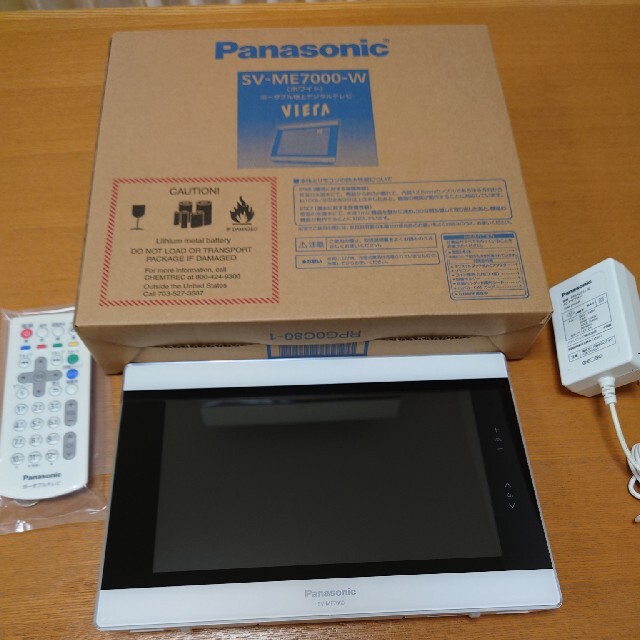 Panasonic(パナソニック)のPanasonicポータブル地上デジタルテレビVIErA スマホ/家電/カメラのテレビ/映像機器(その他)の商品写真