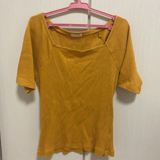 ジーユー(GU)のトップス　tシャツ カットソー(Tシャツ(半袖/袖なし))