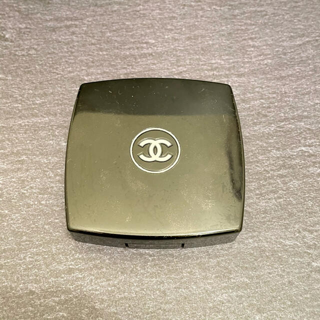 未使用【CHANEL】アイシャドウ クワトル ブトン ドゥ シャネル