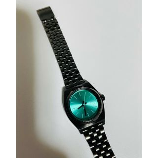 ニクソン(NIXON)の【電池新品の美品】NIXONのSMALL TIME TELLER 黒×緑　箱付☆(腕時計)