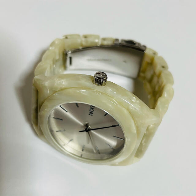 NIXON(ニクソン)の【電池新品の美品】NIXONのTIMETELLER 爽やかなホワイトマルチカラー レディースのファッション小物(腕時計)の商品写真