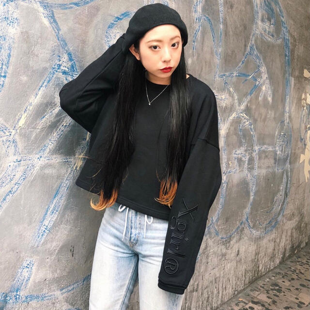 X-girl 4/30限定価格 X-girl スウェット 刺繍ロゴトレーナー クロップド丈の通販 by はぁちゃん X-girl スウェットトレーナー