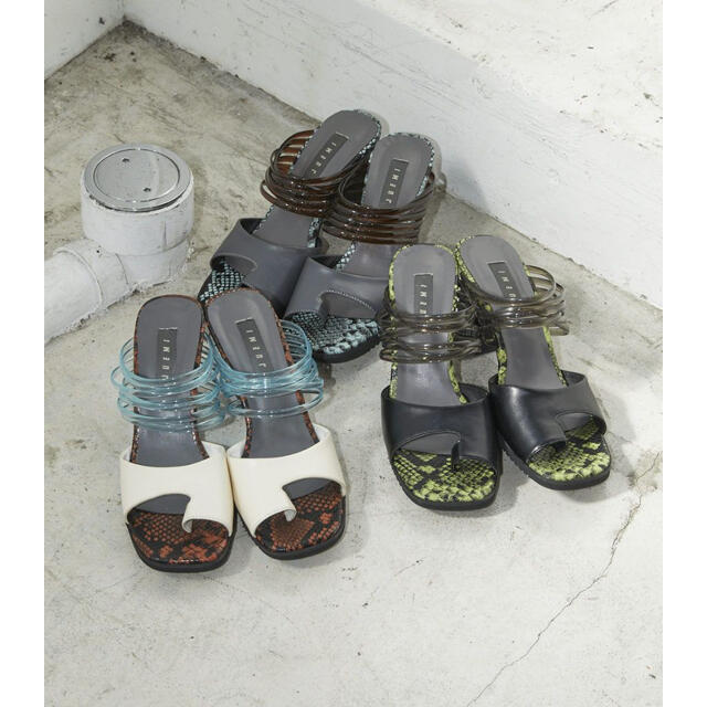 ALEXIA STAM(アリシアスタン)のjuemi♡TETHERS PYTHON SANDALS レディースの靴/シューズ(サンダル)の商品写真