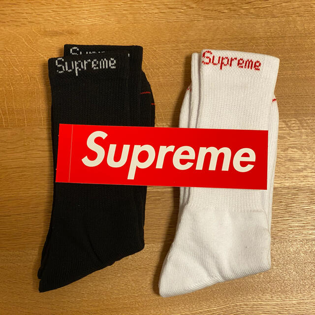Supreme(シュプリーム)のSupreme®/Hanes® Crew Socks 2足セット メンズのレッグウェア(ソックス)の商品写真