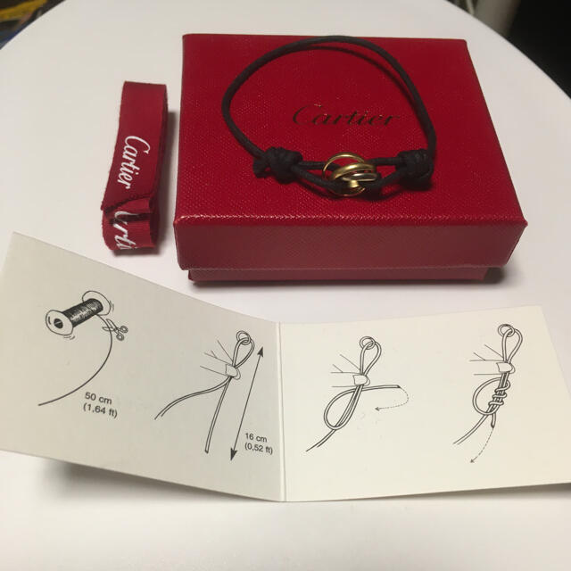 Cartier(カルティエ)のカルティエ☆トリニティブレスレット☆黒コード☆ボス恋☆上白石萌音さん玉森裕太さん レディースのアクセサリー(ブレスレット/バングル)の商品写真