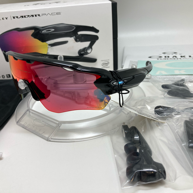 Oakley(オークリー)のoakley オークリー レーダーペース ヘッドフォン内臓 サングラス スポーツ/アウトドアのランニング(その他)の商品写真