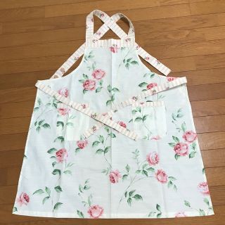 ローラアシュレイ(LAURA ASHLEY)のローラアシュレイ　エプロン　未使用(その他)