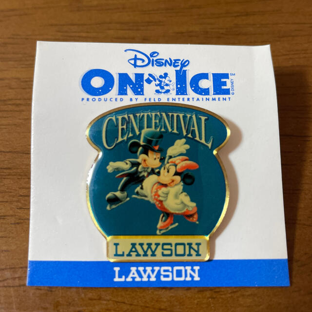 Disney(ディズニー)の3点セット★Disney ON ICE × LAWSON　 エンタメ/ホビーのアニメグッズ(バッジ/ピンバッジ)の商品写真