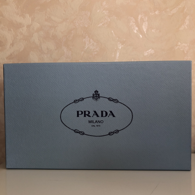 PRADA(プラダ)のPRADA 新品 ピンクオレンジスエードヒール21.5cm レディースの靴/シューズ(ハイヒール/パンプス)の商品写真