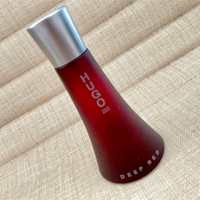 HUGO BOSS(ヒューゴボス)のヒューゴボス【HUGO BOSS】ディープレッドフォーウーマン50ml EDP  コスメ/美容の香水(香水(女性用))の商品写真