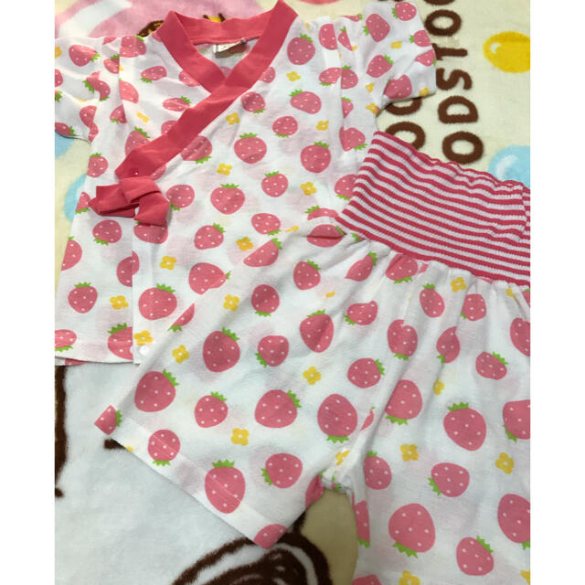 いちご柄甚平　100cm キッズ/ベビー/マタニティのキッズ服女の子用(90cm~)(甚平/浴衣)の商品写真