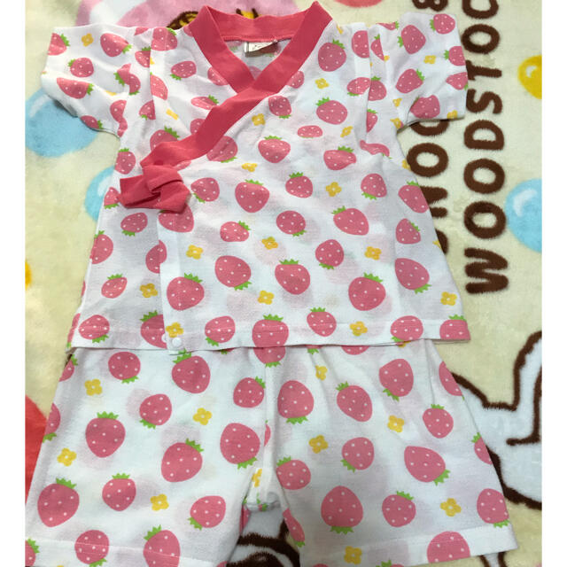 いちご柄甚平　100cm キッズ/ベビー/マタニティのキッズ服女の子用(90cm~)(甚平/浴衣)の商品写真