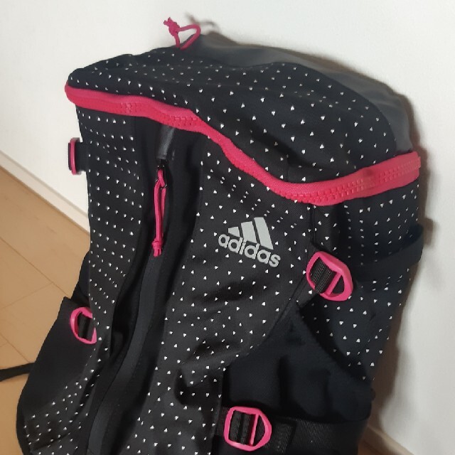 adidas(アディダス)の専用 レディースのバッグ(リュック/バックパック)の商品写真