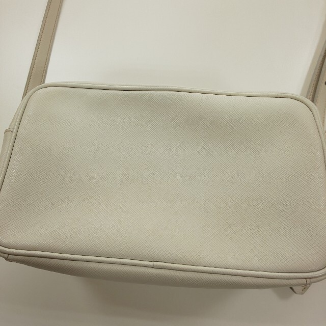 PRADA(プラダ)のPRADA ミニバッグ レザー 白 ホワイト ポシェット ショルダー バッグ レディースのバッグ(ショルダーバッグ)の商品写真