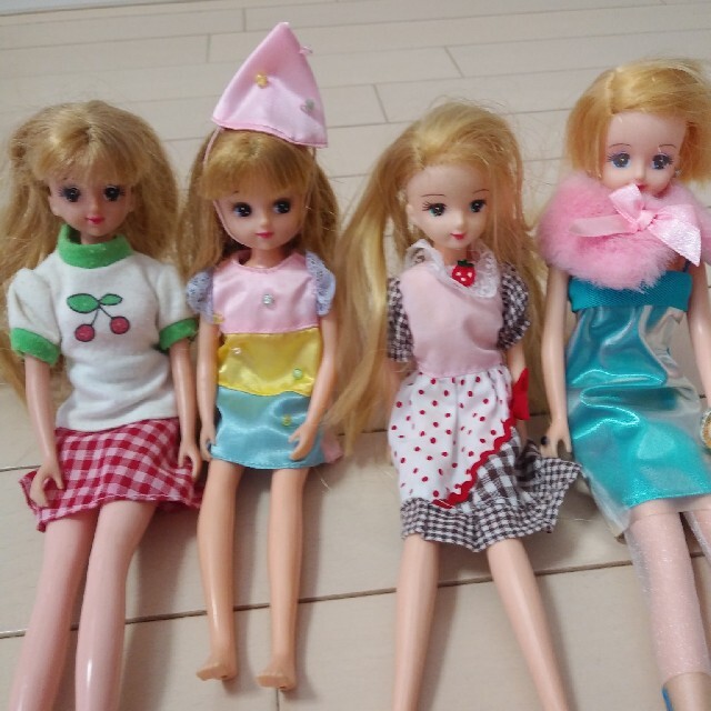 Takara Tomy(タカラトミー)のジェニーちゃん、服、リカちゃん洗濯機 ハンドメイドのぬいぐるみ/人形(人形)の商品写真