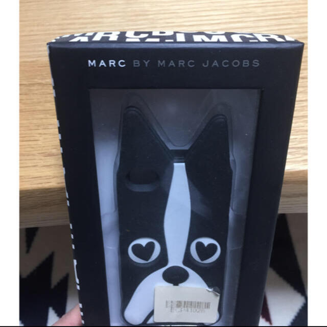 MARC BY MARC JACOBS(マークバイマークジェイコブス)の【未使用】iphone シリコンカバー スマホ/家電/カメラのスマホアクセサリー(iPhoneケース)の商品写真