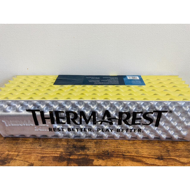 THERMAREST(サーマレスト)の【新品未使用！】サーマレスト Z ライトソル レギュラー イエロー マット スポーツ/アウトドアのアウトドア(寝袋/寝具)の商品写真