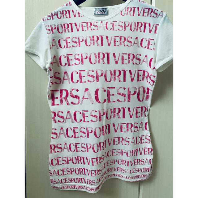 VERSACE(ヴェルサーチ)のVersaceスポーツTシャツ レディースのトップス(Tシャツ(半袖/袖なし))の商品写真