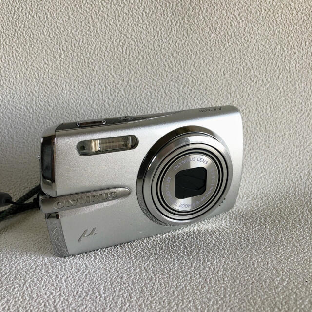 OLYMPUS(オリンパス)のOLYMPUSコンパクトデジタルカメラ スマホ/家電/カメラのカメラ(コンパクトデジタルカメラ)の商品写真