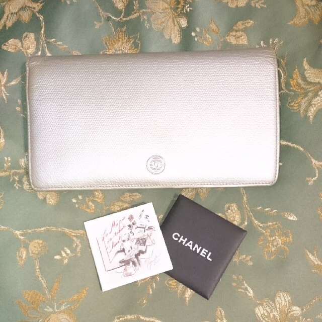 CHANEL ココボタン 長財布 シルバー 銀