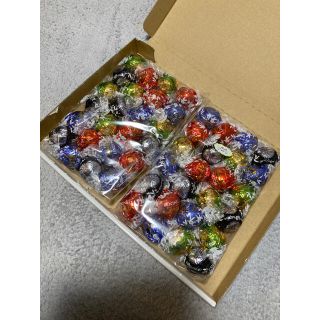 リンツ(Lindt)のリンツ リンドール シルバーアソート 600g 48個 箱無し(菓子/デザート)