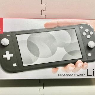 新品　スイッチライト(携帯用ゲーム機本体)