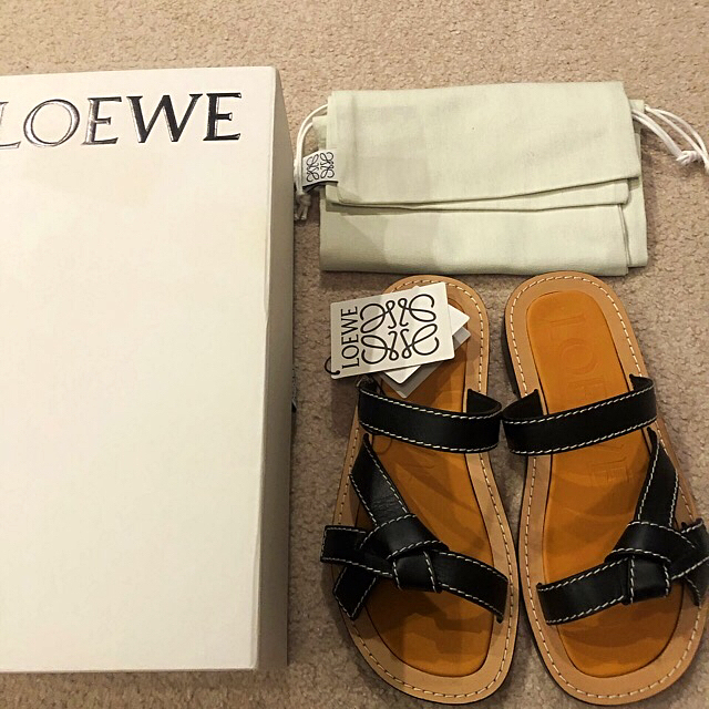 新品未使用❣️LOEWE   ゲートノット　フラットサンダル